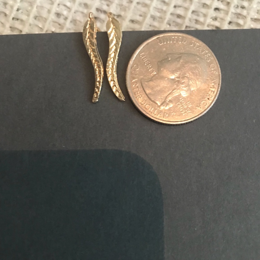 NWT dainty gold or silver ear crawler - Picture 2 of 4